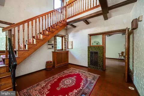 Entry Way - 900 Morgantown Rd, Reading, PA 19607 photo 2 of 3
