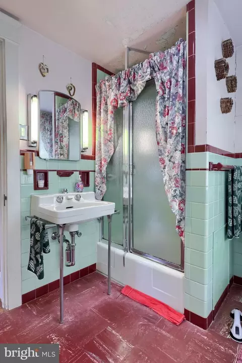 Bath - 310 N State St, Shillington, PA 19607 photo 1 of 2