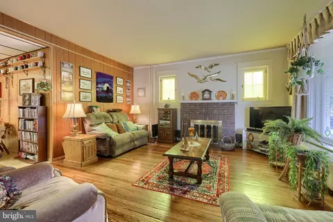 Living - 310 N State St, Shillington, PA 19607 photo 2 of 2