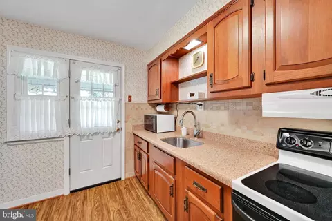 Kitchen - 605 Meade Ter, Reading, PA 19607 photo 3 of 3