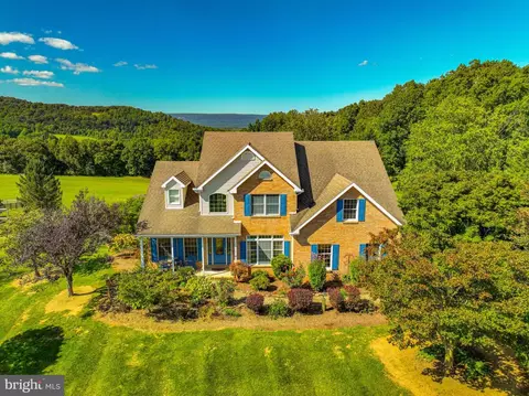 63 Long Rd, Lenhartsville, PA 19534