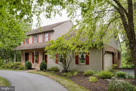 25 Andrew Dr, Mohnton, PA 19540