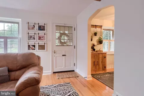 Entry Way - 603 State St, Shillington, PA 19607 photo 1 of 10