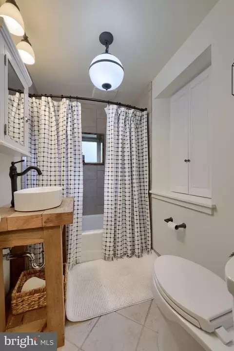 Bath - 603 State St, Shillington, PA 19607 photo 5 of 5