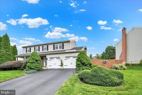 Exterior - 3104 Daniel Dr, Sinking Spring, PA 19608 photo 5 of 10