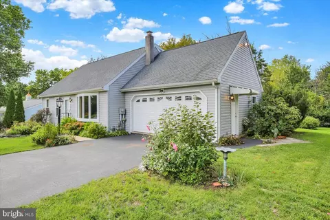 Exterior - 4674 Pheasant Run N, Reading, PA 19606 photo 2 of 10