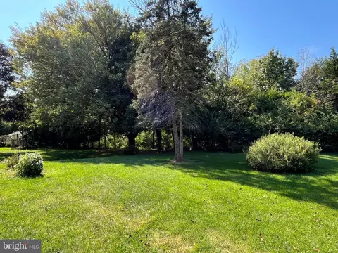 Exterior - 4674 Pheasant Run N, Reading, PA 19606 photo 9 of 10