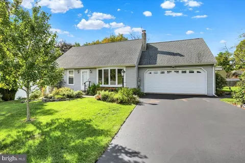 Exterior - 4674 Pheasant Run N, Reading, PA 19606 photo 6 of 10