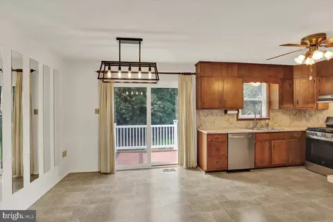 Entry Way - 4674 Pheasant Run N, Reading, PA 19606 photo 1 of 3