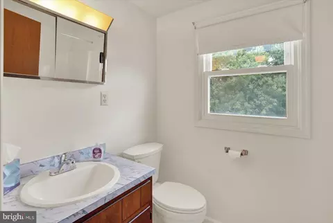Bath - 4674 Pheasant Run N, Reading, PA 19606 photo 3 of 3