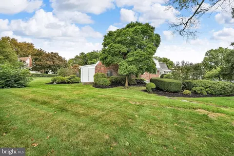 Exterior - 24 Upland Rd, Reading, PA 19609 photo 26 of 29