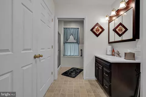 Entry Way - 24 Upland Rd, Reading, PA 19609 photo 4 of 4