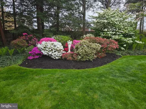Exterior - 24 Upland Rd, Reading, PA 19609 photo 12 of 29