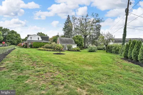 Exterior - 24 Upland Rd, Reading, PA 19609 photo 28 of 29
