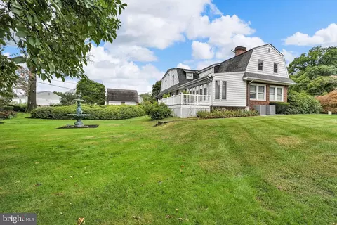 Exterior - 24 Upland Rd, Reading, PA 19609 photo 23 of 29