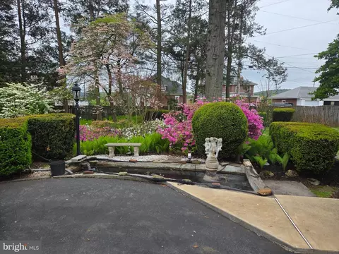 Exterior - 24 Upland Rd, Reading, PA 19609 photo 8 of 29