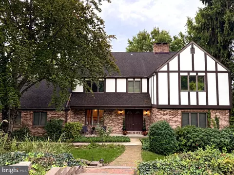 9 Knollwood Dr, Sinking Spring, PA 19608