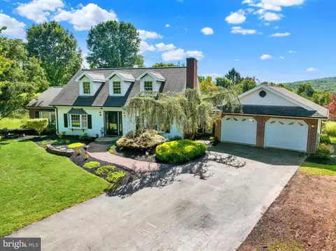 18 Arbor Rd, Mohnton, PA 19540