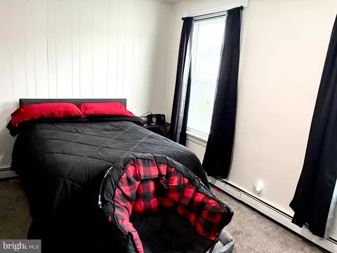 Bedroom - 833 Rose St, Reading, PA 19601 photo 2 of 7