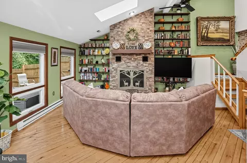 Living - 10 Nassau Cir, Reading, PA 19607 photo 2 of 2