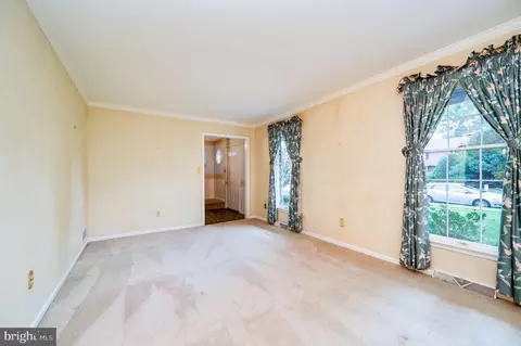 Living - 820 Apple Dr, Wyomissing, PA 19610 photo 1 of 2