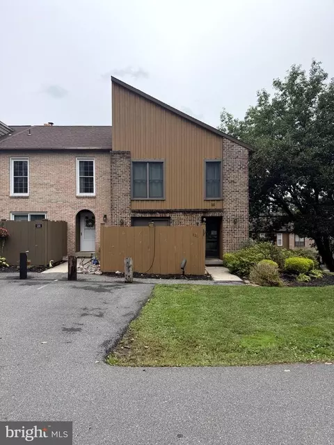 129 Merion Ln, Reading, PA 19607 photo 2