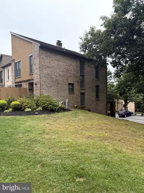 129 Merion Ln, Reading, PA 19607 photo 3