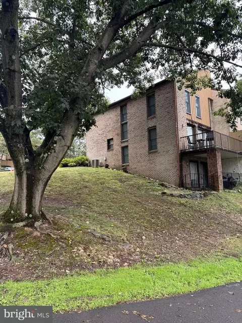 129 Merion Ln, Reading, PA 19607 photo 4
