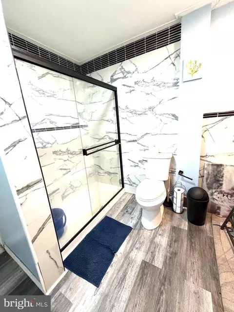 Bath - 431 Pine St, Reading, PA 19602 photo 1 of 1