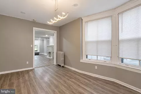 Living - 346 Spring St, Reading, PA 19601 photo 3 of 5