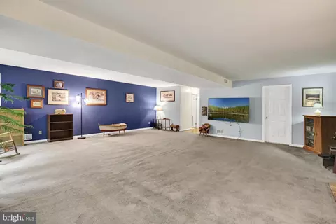 Living - 15 Tanglewood Dr, Reading, PA 19607 photo 6 of 6