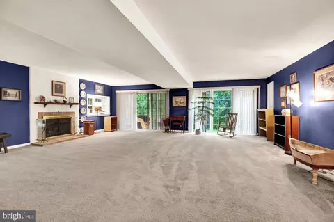 Living - 15 Tanglewood Dr, Reading, PA 19607 photo 3 of 6