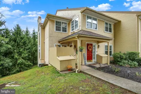 Exterior - 15 Tanglewood Dr, Reading, PA 19607 photo 2 of 5