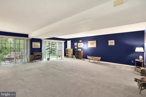 Living - 15 Tanglewood Dr, Reading, PA 19607 photo 4 of 6