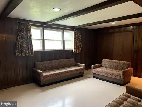 Living - 1040 Baker Rd, Sinking Spring, PA 19608 photo 4 of 4