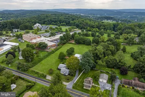 4464 New Holland Rd, Mohnton, PA 19540