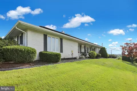 296 Elm St, Hamburg, PA 19526