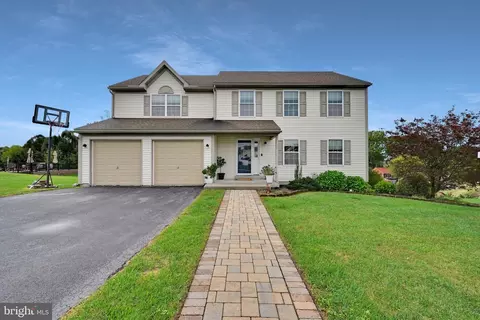 59 Sunglo Dr, Leesport, PA 19533