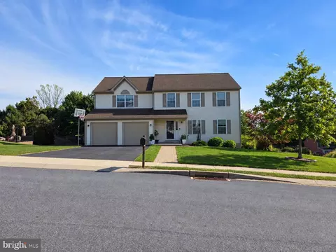 59 Sunglo Dr, Leesport, PA 19533