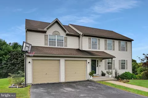 59 Sunglo Dr, Leesport, PA 19533
