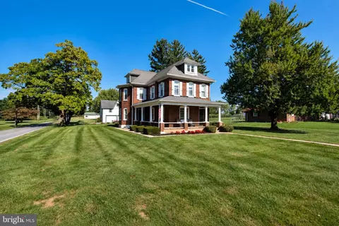 Exterior - 5 Bowers Rd, Reading, PA 19605 photo 2 of 21