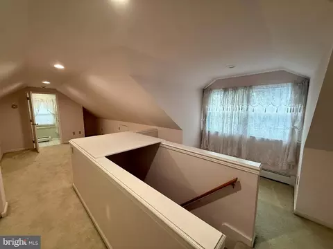 Entry Way - 111 Old Fritztown Rd, Reading, PA 19607 photo 2 of 3