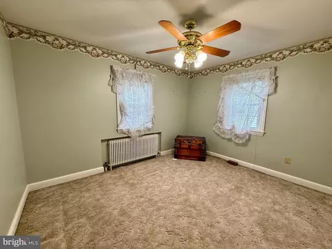 Bedroom - 111 Old Fritztown Rd, Reading, PA 19607 photo 2 of 5