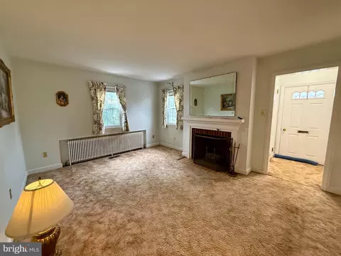 Living - 111 Old Fritztown Rd, Reading, PA 19607 photo 3 of 6