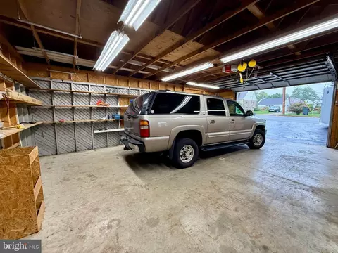 Exterior - 111 Old Fritztown Rd, Reading, PA 19607 photo 3 of 6