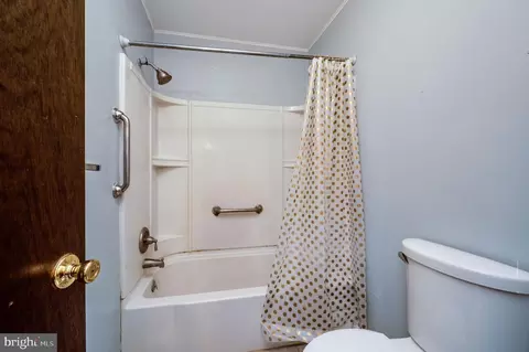 Bath - 1909 Andre Ct, Wyomissing, PA 19610 photo 3 of 3