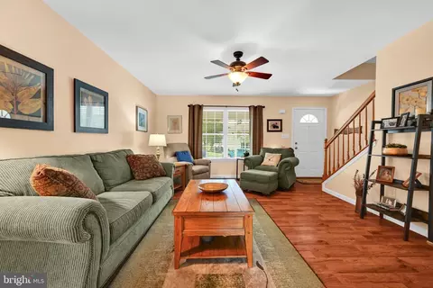 Living - 351 Oneida Dr, Sinking Spring, PA 19608 photo 1 of 2