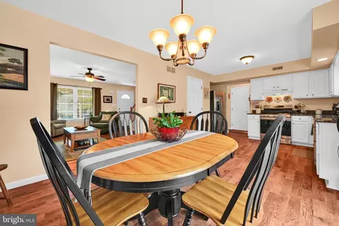 Dining - 351 Oneida Dr, Sinking Spring, PA 19608 photo 2 of 2