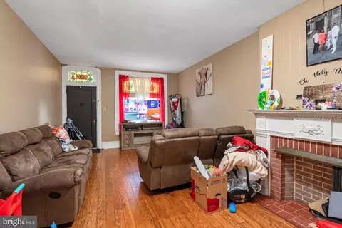 Entry Way - 533 Laurel St, Reading, PA 19602 photo 1 of 8