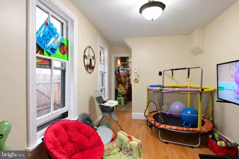 Entry Way - 533 Laurel St, Reading, PA 19602 photo 7 of 8